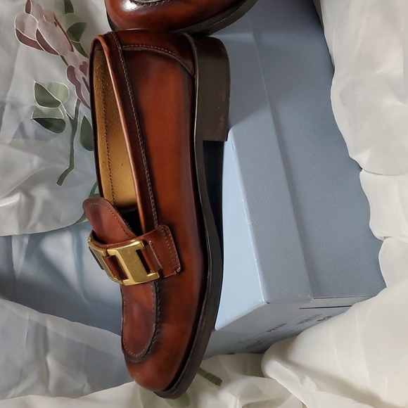 Prada loafer.  Used like new condition. - Picture 10 of 12